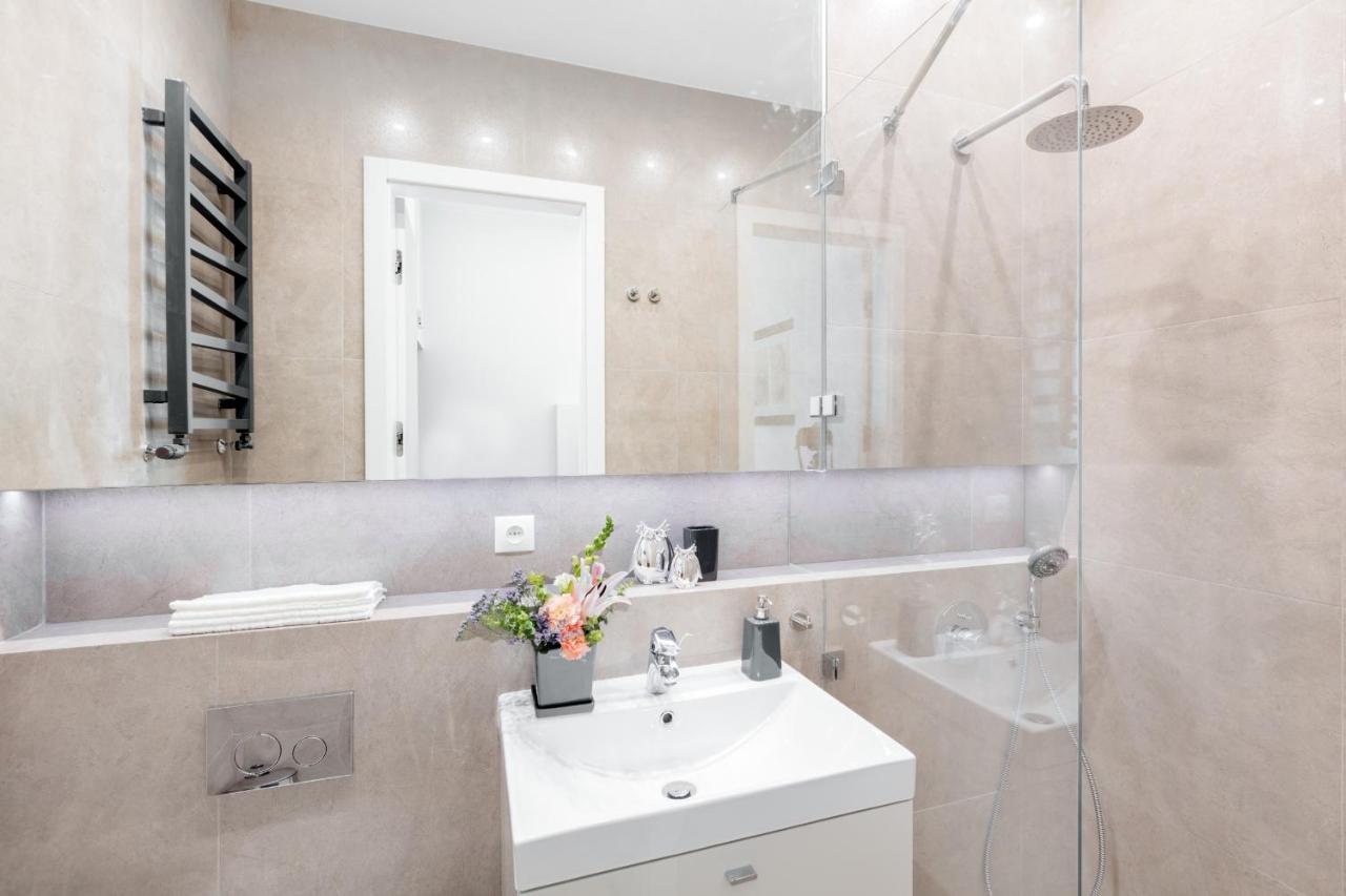 Apartment Luxury 76 Warsaw